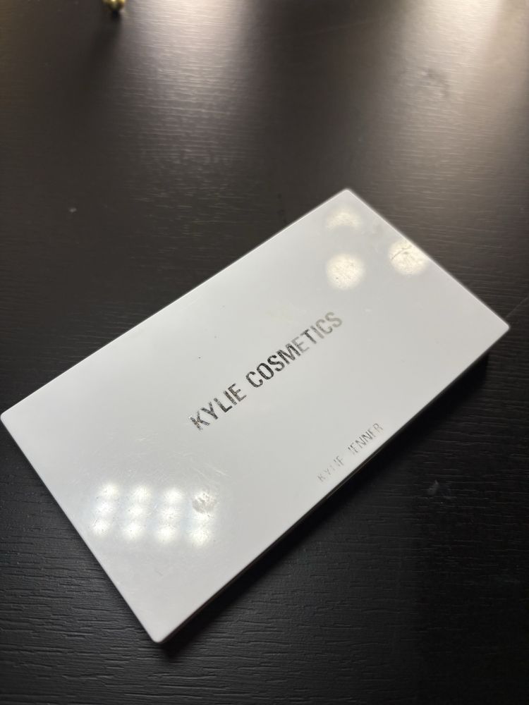 Paleta cieni Kylie Cosmetics