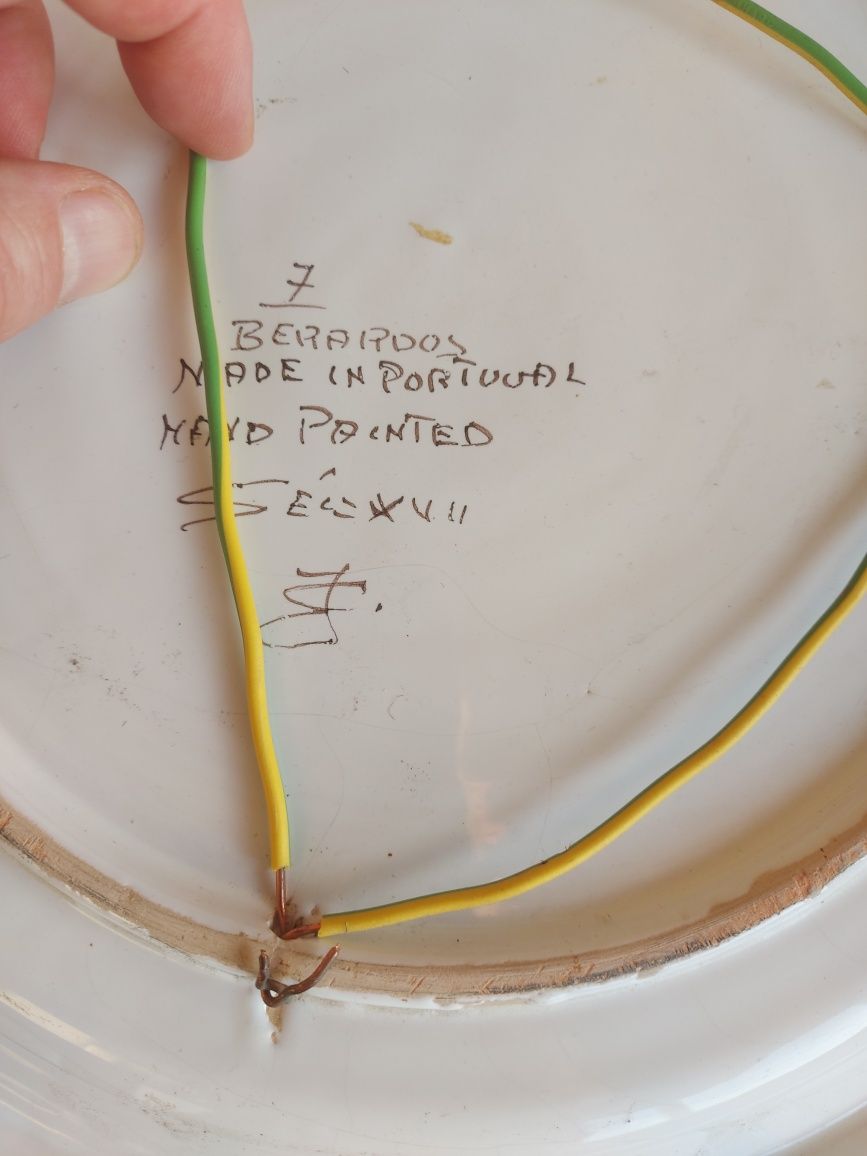 Prato pintado à mão Cerâmica Conímbriga Séc. XVII