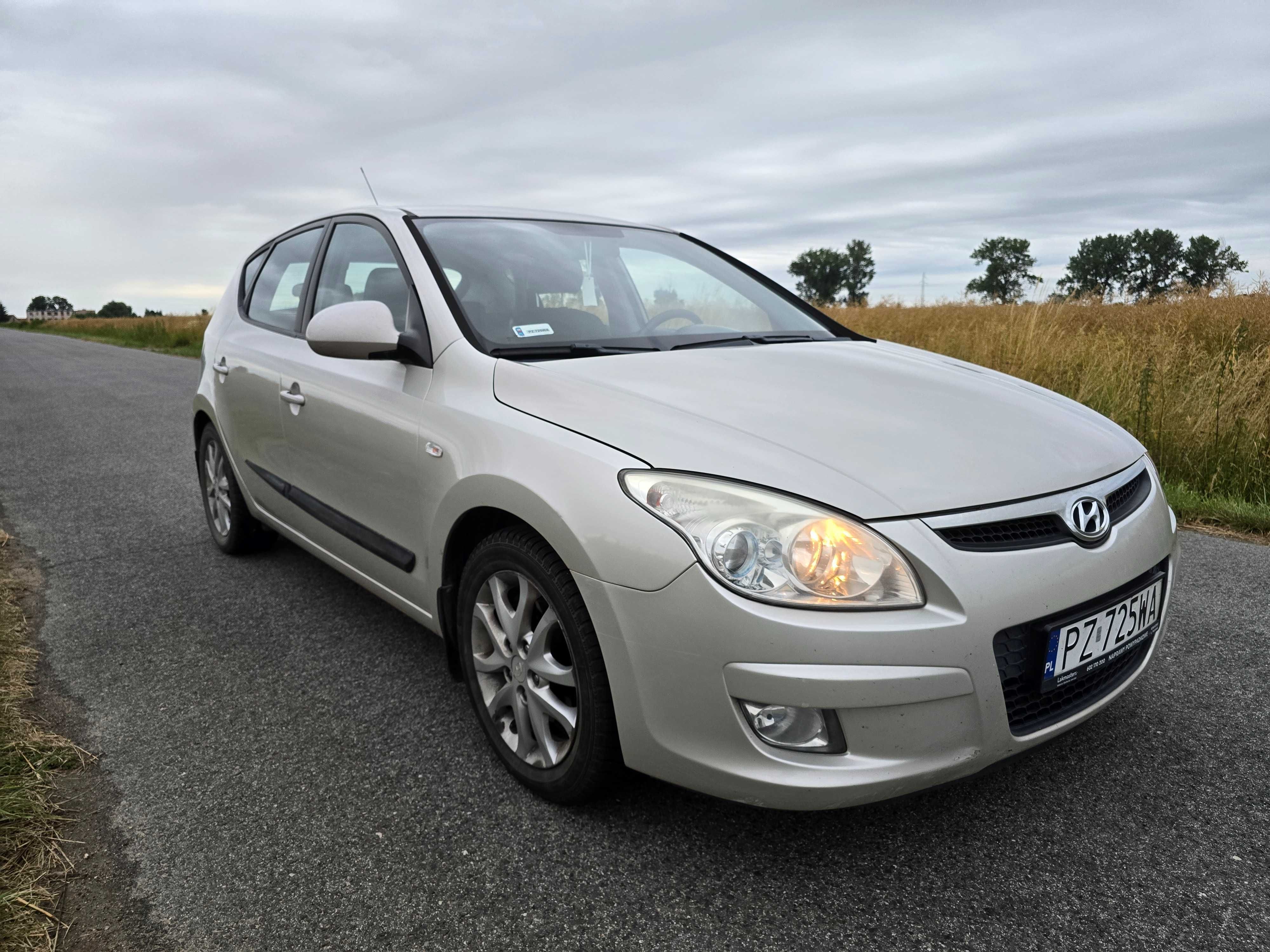 Hyundai i30 1.6 CRDi 115 KM • Beżowy • Skóra • AUTOMAT