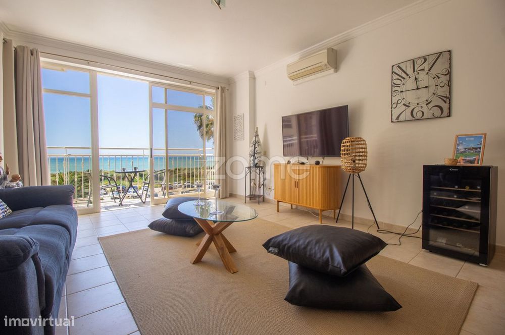 Apartamento T2 Frente-Mar em Armação de Pêra – Oportunidade Única!...