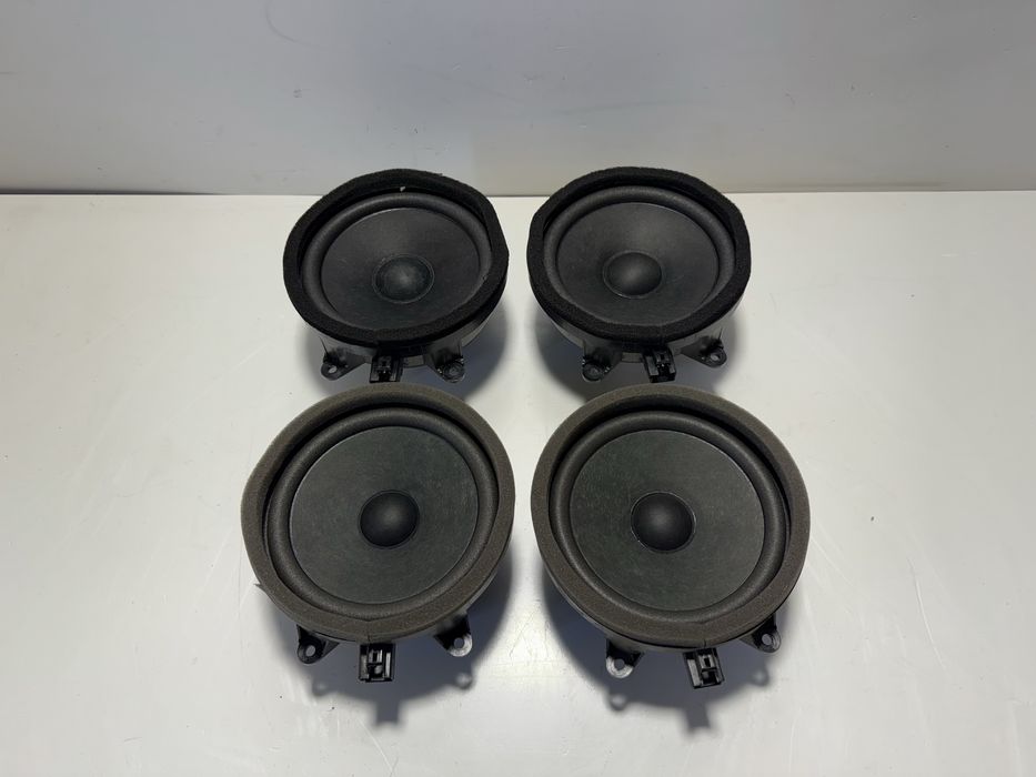 Volvo głosnik harman kardon