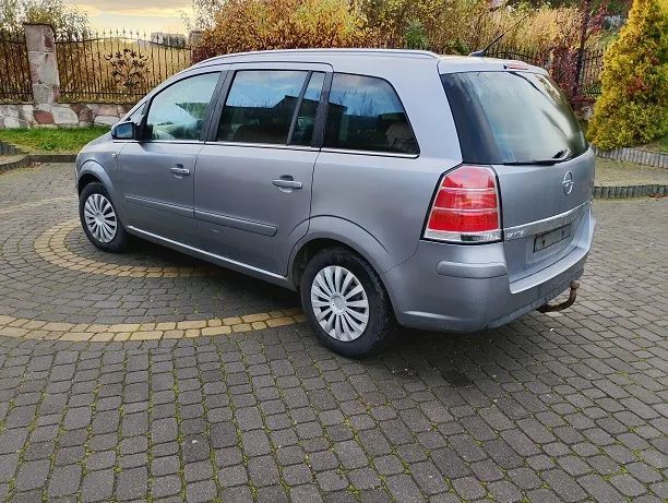Opel Zafira Opel Zafira B 1.8Benzyna 2007r 7-mio osobowa