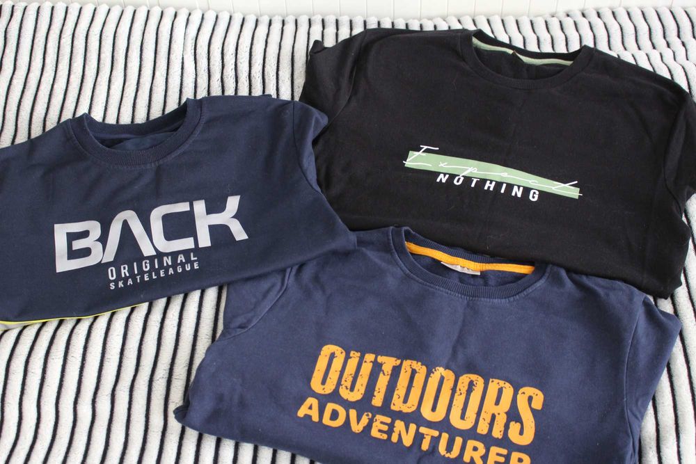 Trzy bluzy chłopięce w rozmiarze 158-164 i grube skarpety