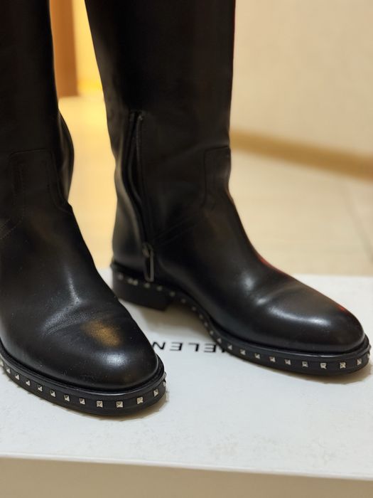 Продаю женскре кожаные сапоги HELEN MARLEN