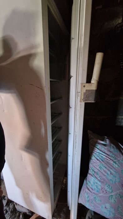 Продам морозильну камеру