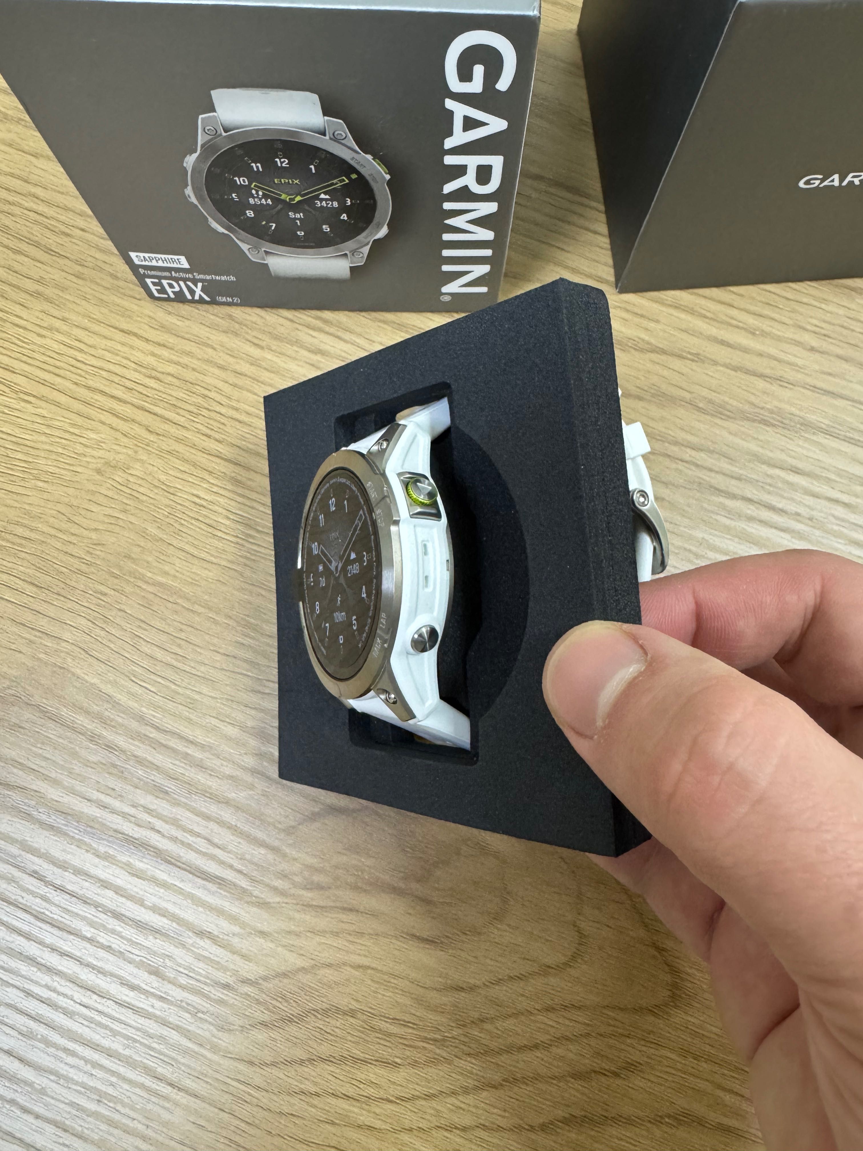 Garmin Epix Gen 2 White titanium with carrera white band 010-02582-20