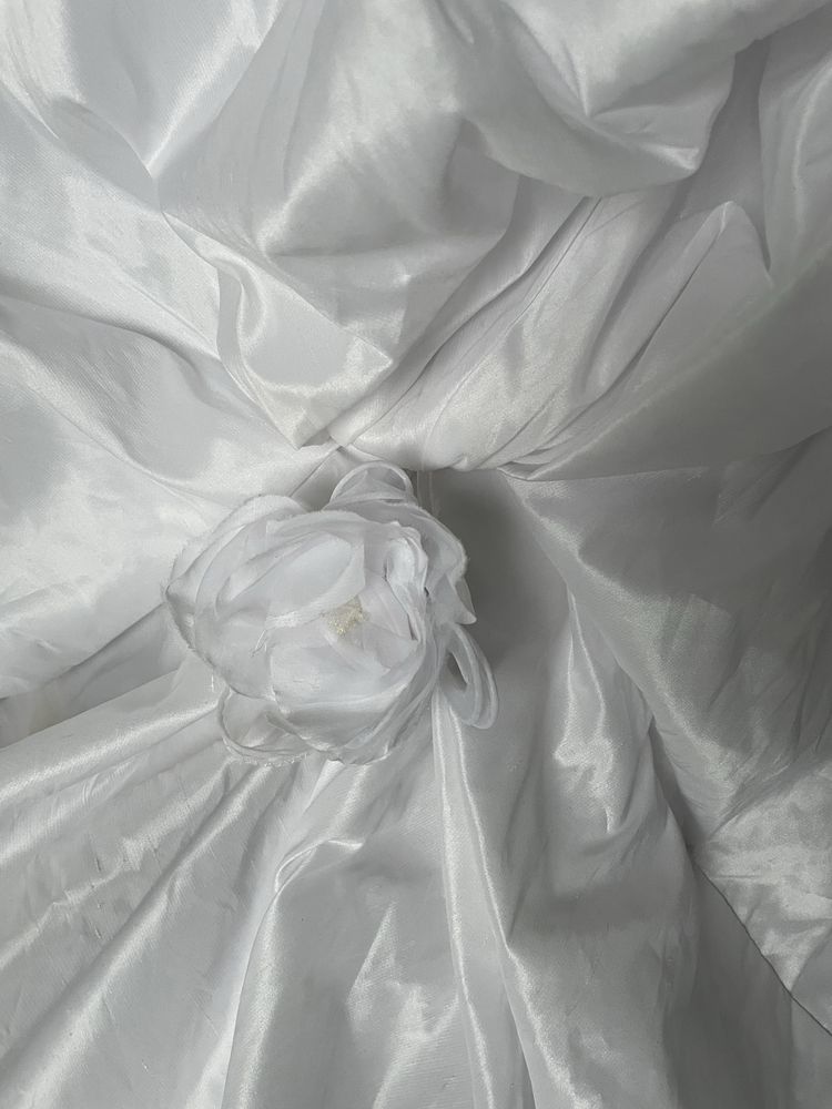 Suknia ślubna Atelier Dragonal XS 34 biała tren kwiaty