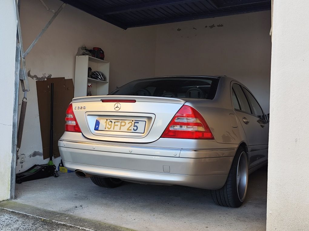 Mercedes C320 218cvs GPL 157mil KMS reais