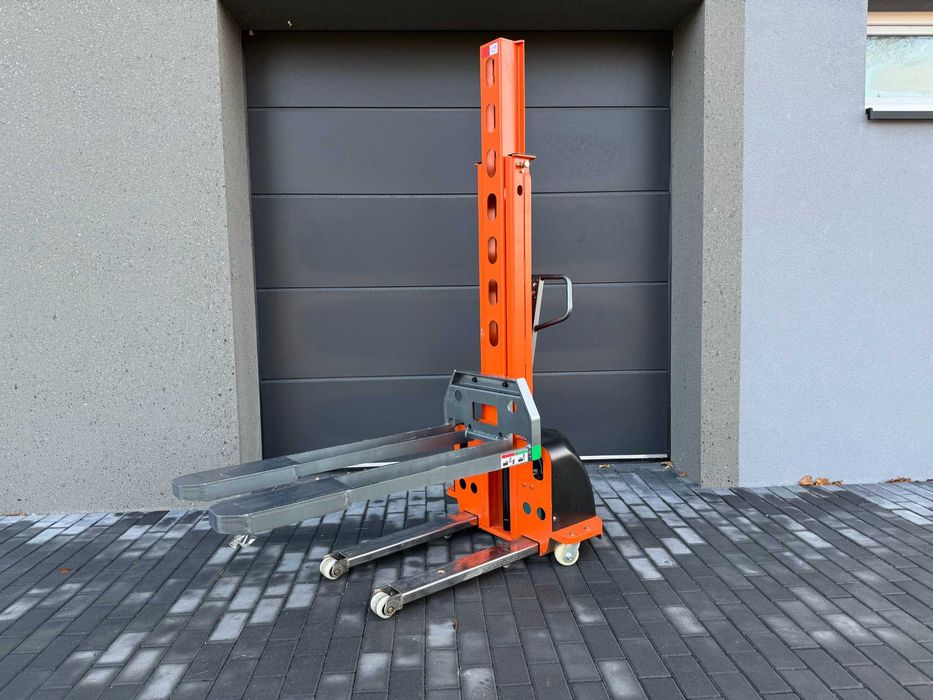 Wózek samozaładowczy paleciak elektryczny 500kg 130 cm innolift tacker