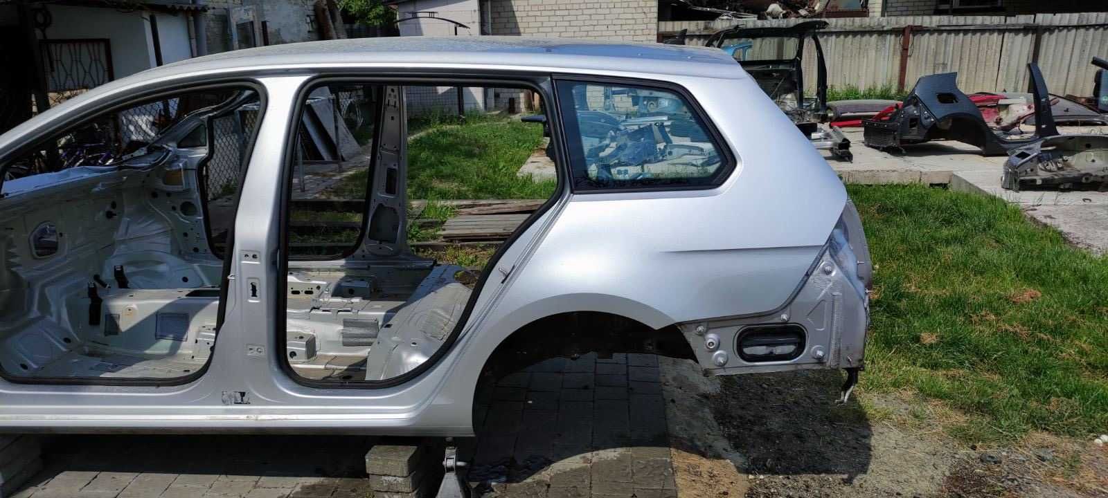 Задня четверть крило Golf 7 універсал Європа USA права ліва