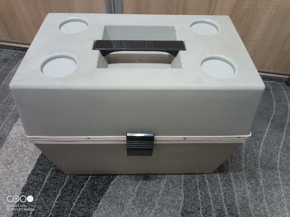 duza 100% sprawna lodowka turystyczna