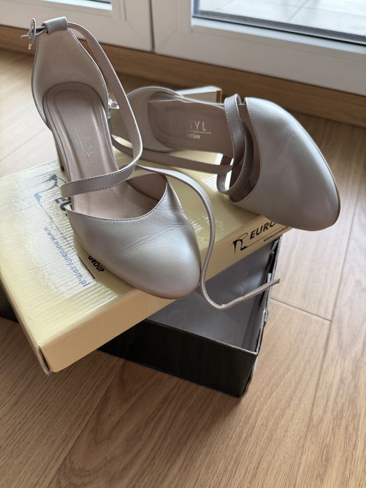 Używane buty ślubne firmy Kotyl