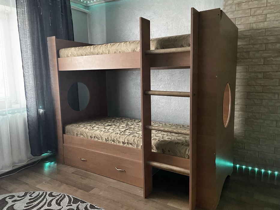 Двоярусне дитяче ліжко 80х200 см,