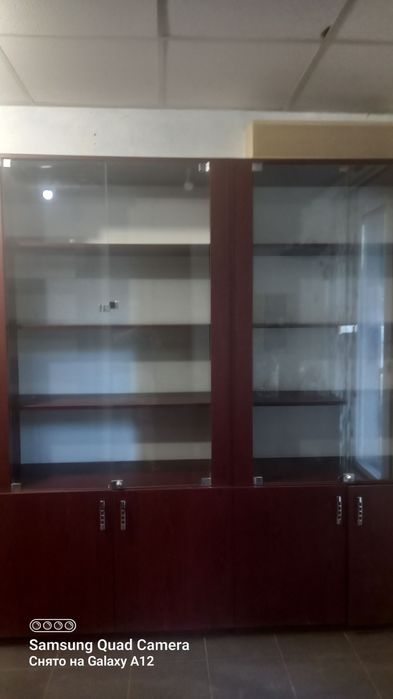 Продам вітрини для магазину або меблі для офісу