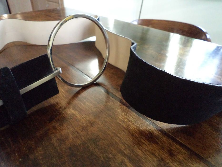 Piękny skórzany pasek Benetton jak Simple