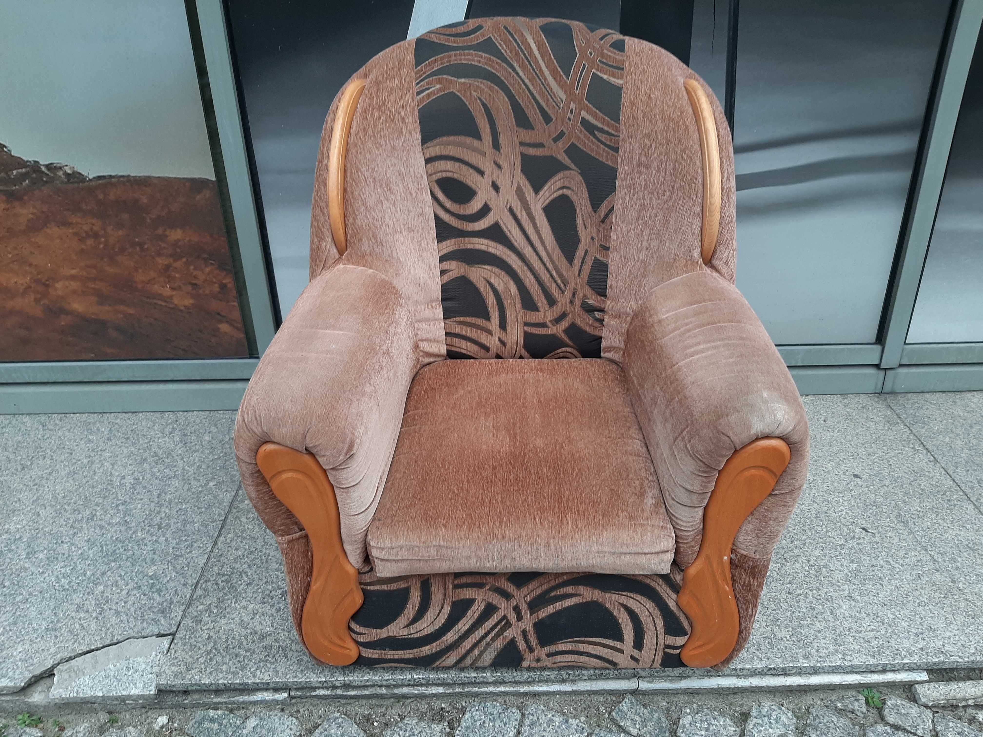 Fotel pokojowy salonu biura stylowy wygodny solidny ze schowkiem