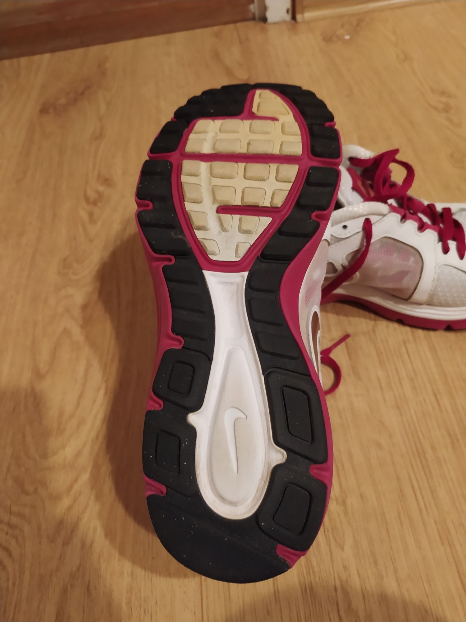 Buty damskie Nike dual fusion r.41