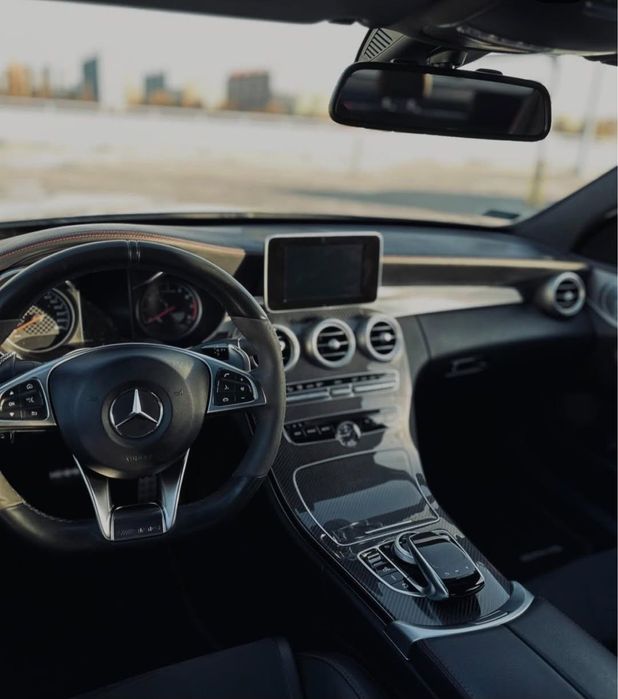 Wynajem aut klasy premium. Mercedes C43 AMG