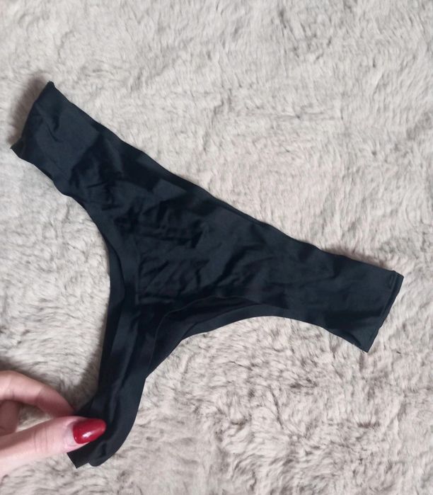 Majtki stringi czarne sexi XS