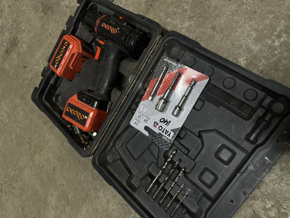 Шуруповерт Dnipro-M