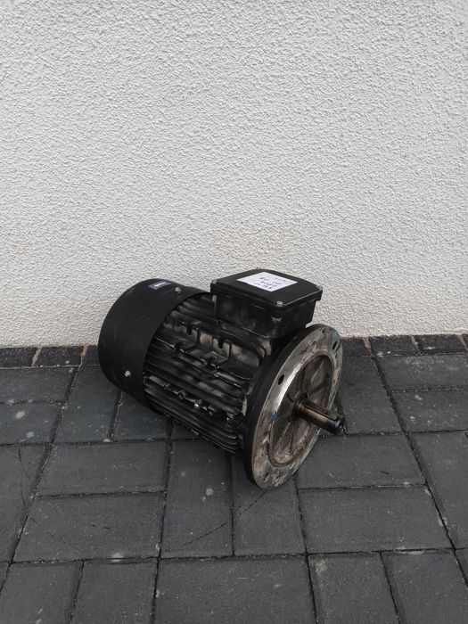 Silnik elektryczny 4kW.  2800obr.  400V.