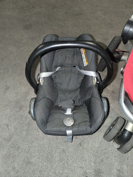 Carrinho de bebê,ovo e cadeira balanço