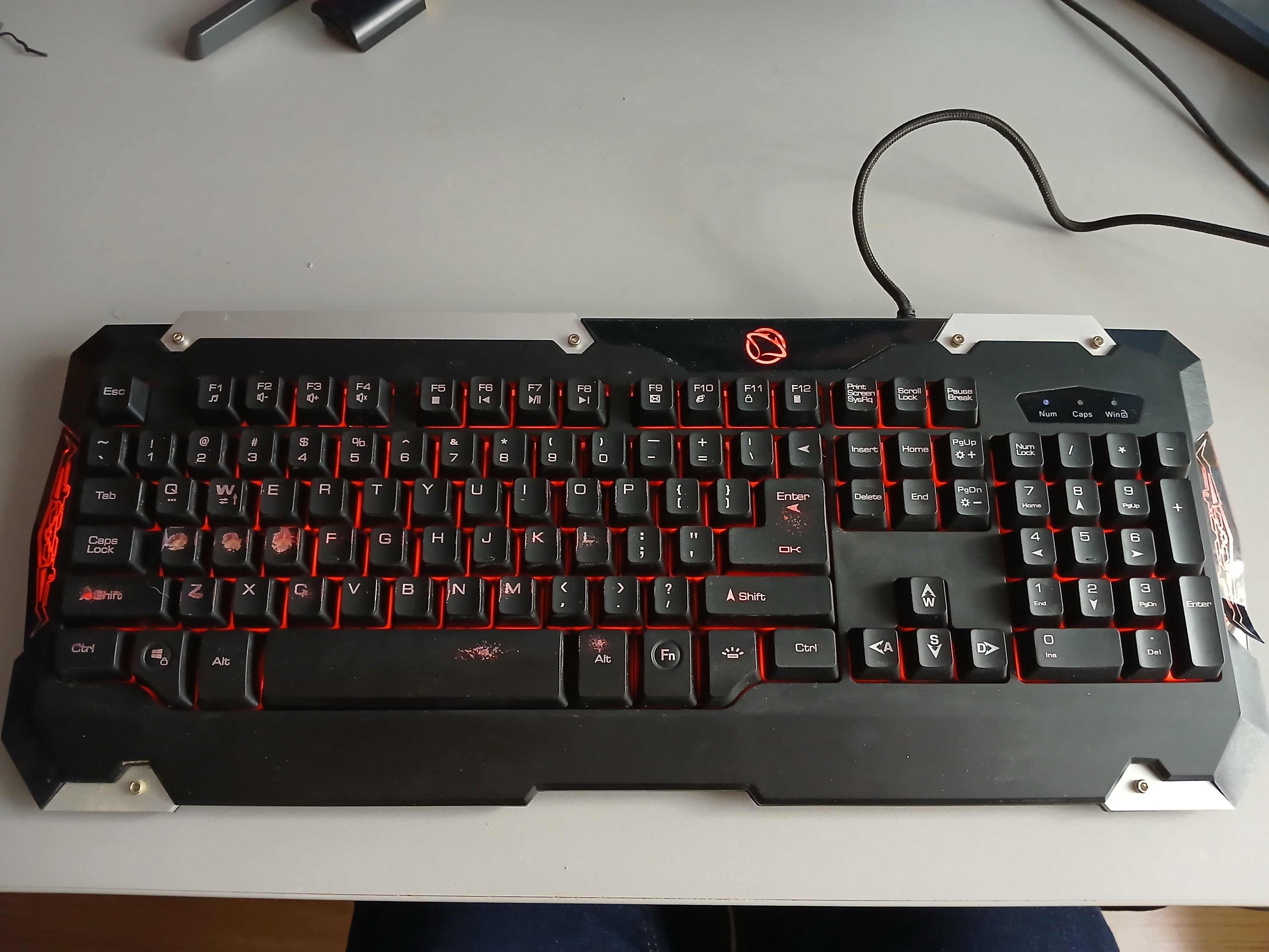 Zestaw 4 używanych klawiatur