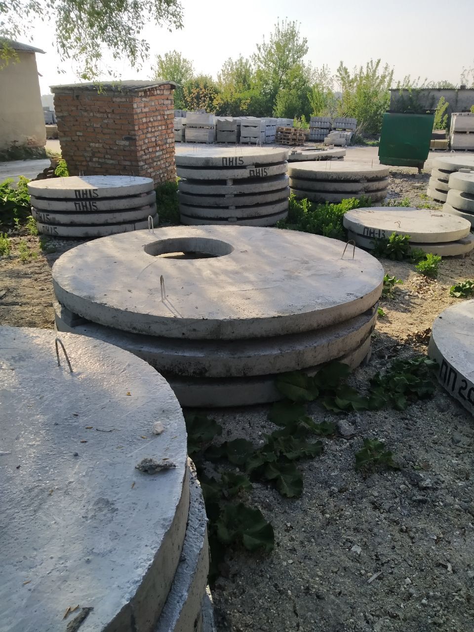 ЗНИЖКА ВІЙСЬКОВИМ на бетонні вироби, блоки, кільця, бруківку, поребрик