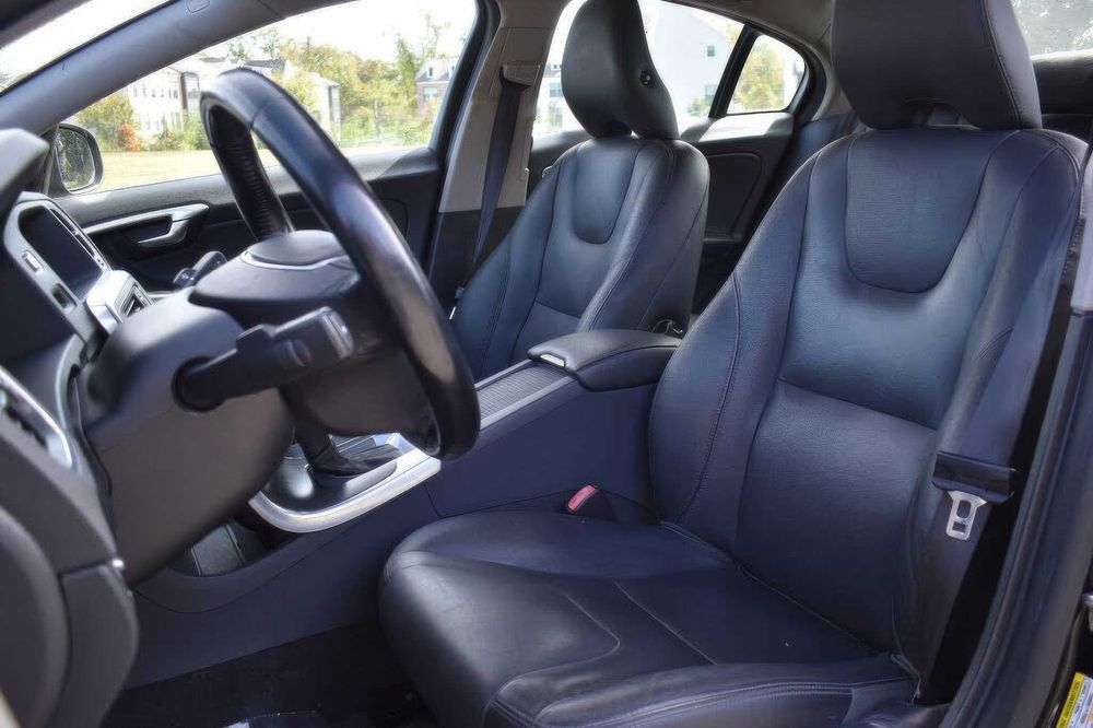 Volvo S60 T5 Premier Plus      2015