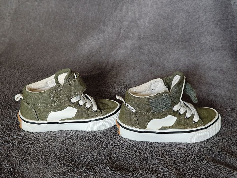 Кеди дитячі HM розмір EUR 24