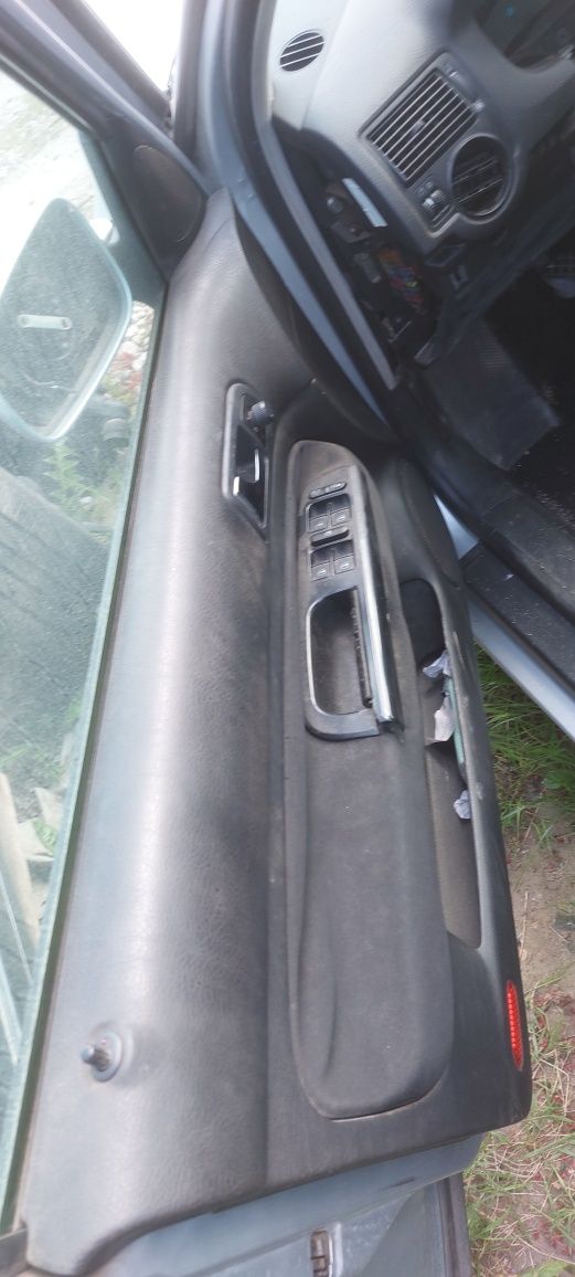 VW Golf 4 drzwi szyby