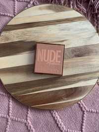 Huda beauty medium nude obsessions