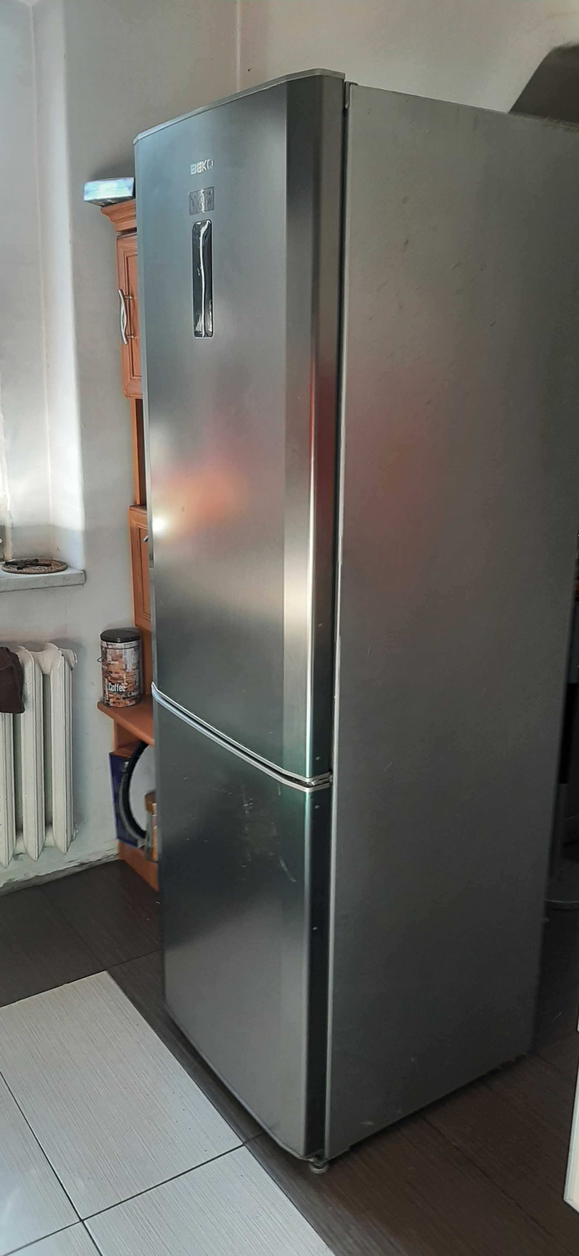 Lodówka Beko Inox srebrna wysoka uszkodzona K60360NE