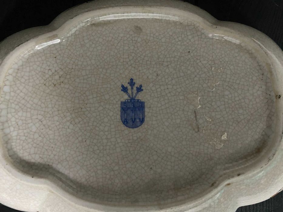 Prato e travessa “Fleury” em faiança vidrada francesa de Sarreguemines