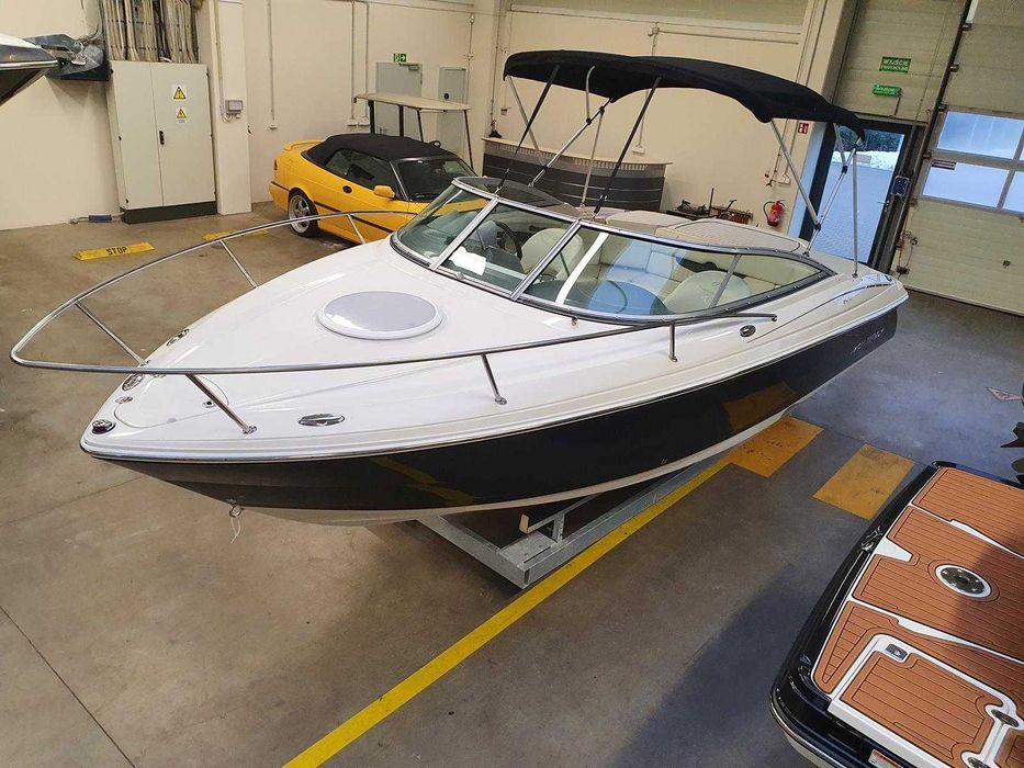 Łódz motorowa MONTEREY 214 FS Volvo Penta 4.3 220HP