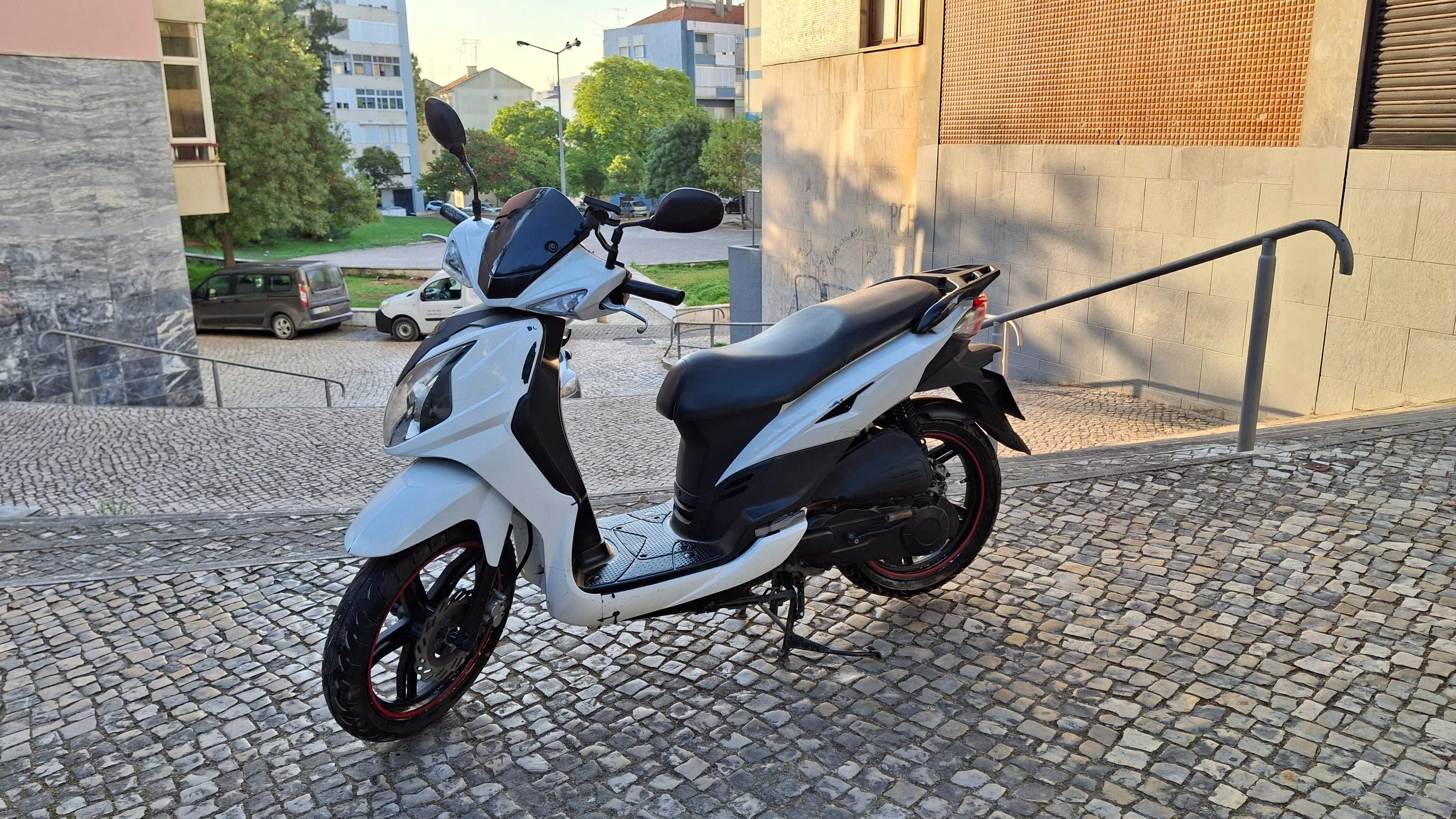 Motociclo Sym Symphony SR 125 CC