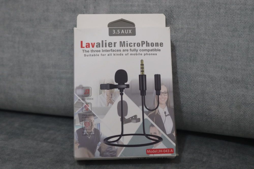 Microfone de Lapela com Saída para Fone de Retorno