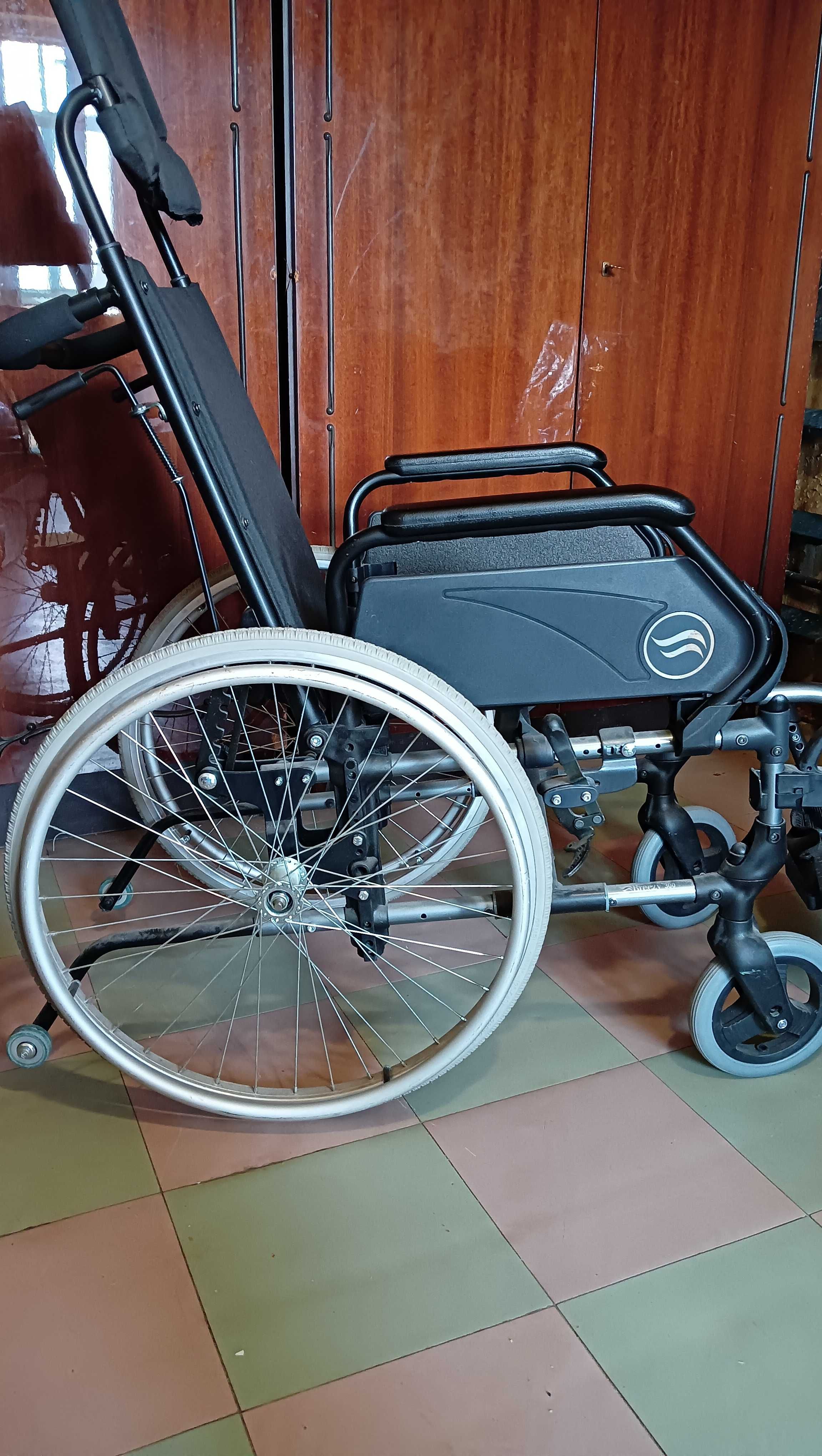 Продам или сдам в аренду инвалидное кресло-коляску Breezy 300
