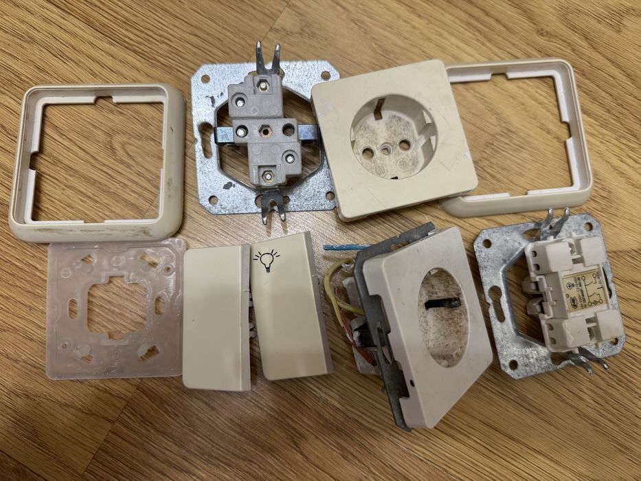 Розетки, частини розеток