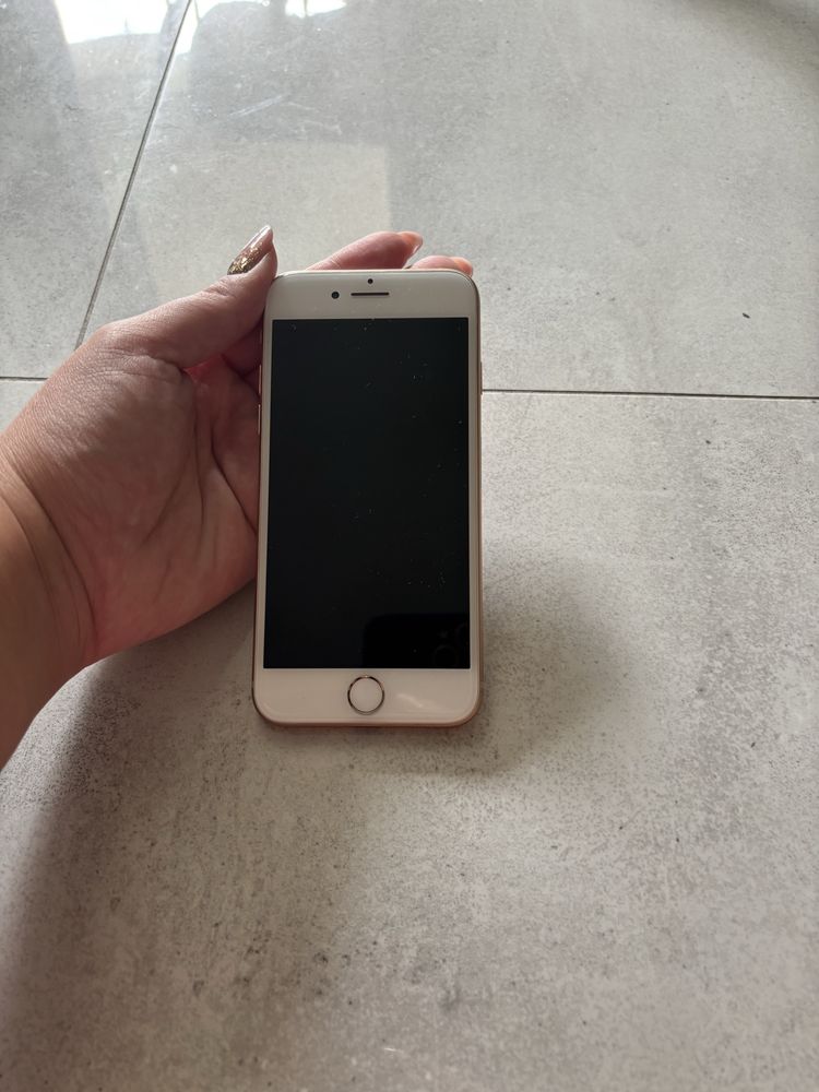 Iphone 8 bez uszkodzen