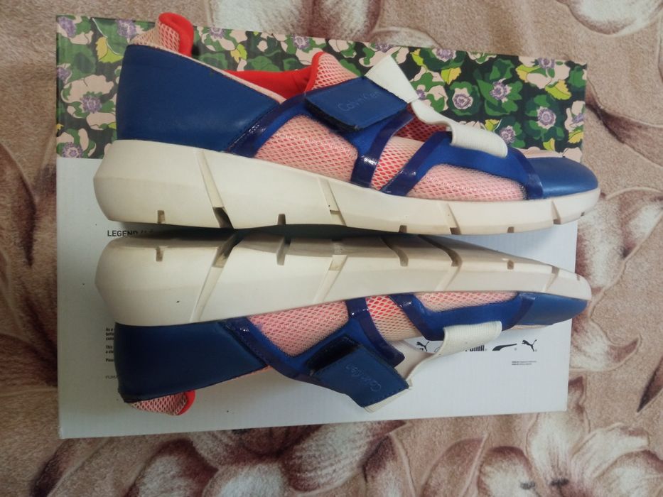 Кроссовки Merrell и Calvin Klein.