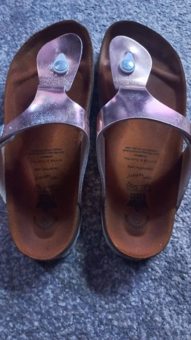 Шльопанці   шкіра