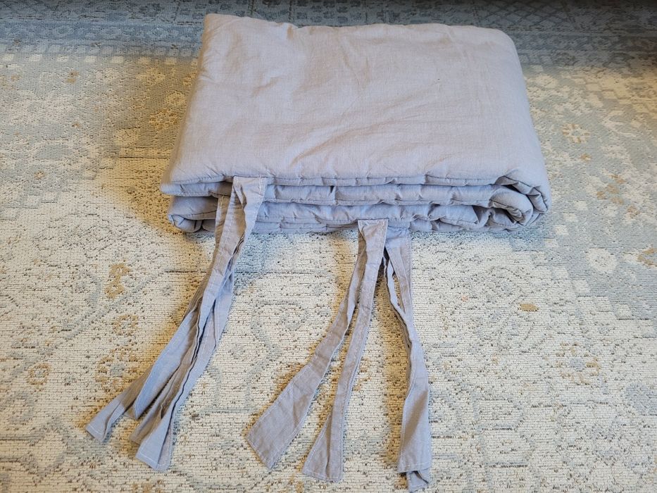 Szary bawełniany ochraniacz na szczebelki