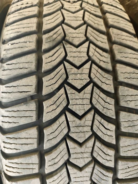 Całe koła zimowe rozmiar 205/55/16 z 2019 bieżnik 7mm