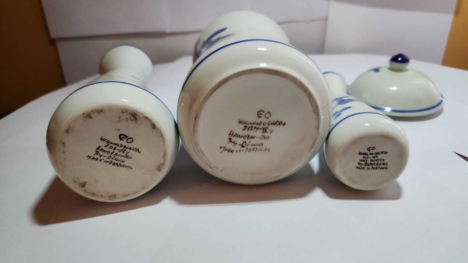Conjunto de pote e duas jarras de loiça de Viana