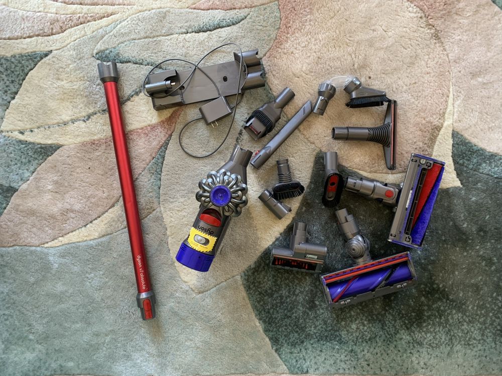 Dyson v7 absolute