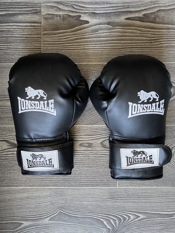 Боксерские перчатки lonsdale