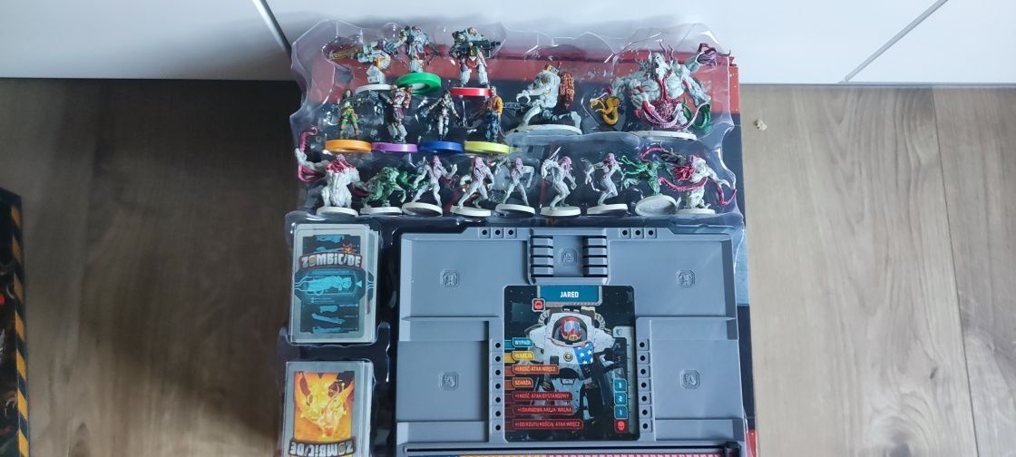 CMON Zombicide Najeźdźca Pomalowany
