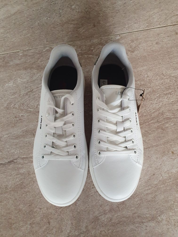 Levi's buty sneakersy białe 39 nowe