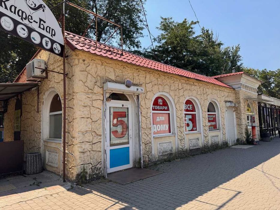 Отдельно стоящее здание с летней площадкой под любой вид бизнеса